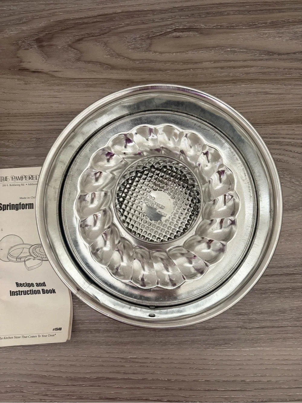 The Pampered Chef Springform Pan Set interchangeable heart & bundt cake inserts